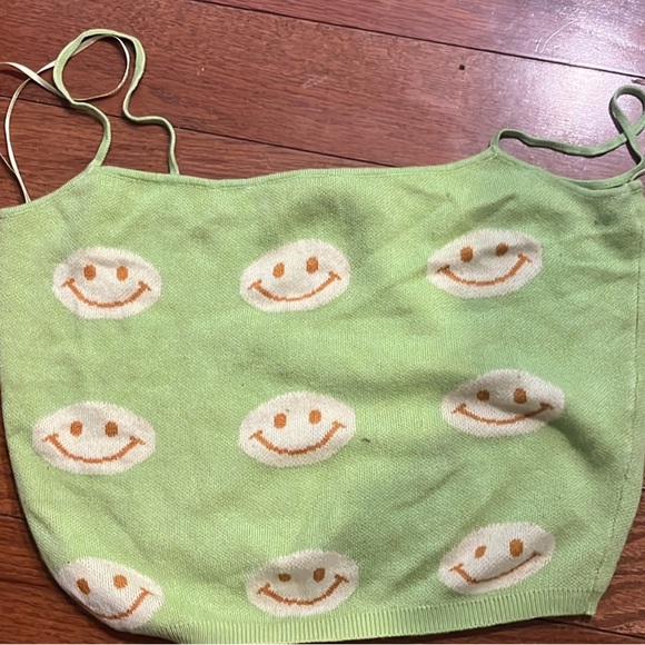 smiley crop top - Picture 1 of 1